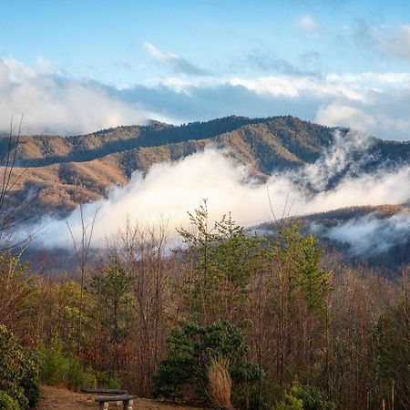 Real Log Cabin With Amazing Views, Hot Tub, Sauna, Games ガトリンバーグ エクステリア 写真