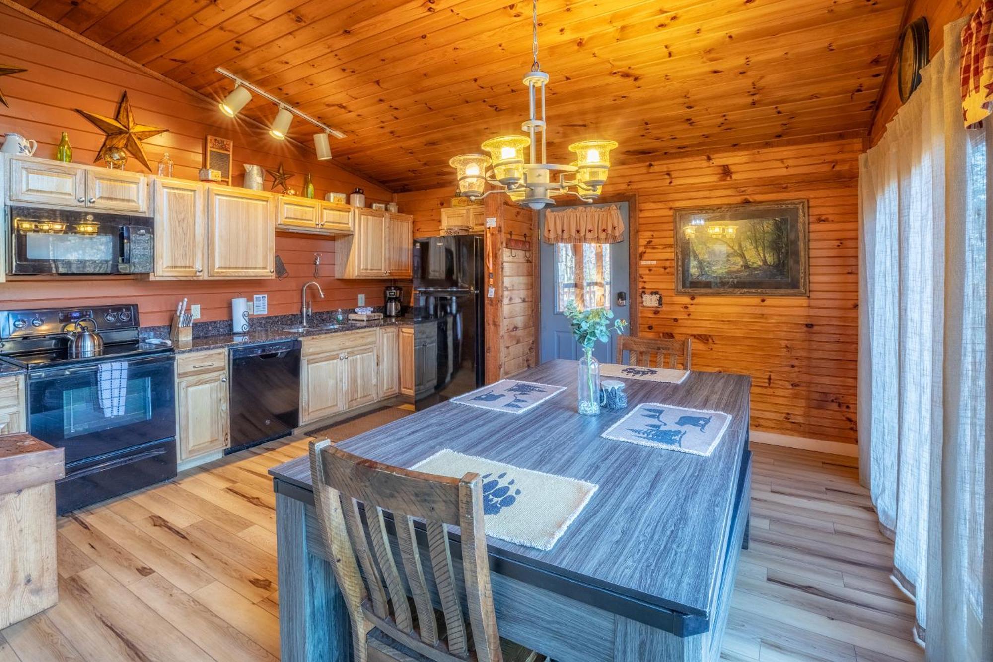 Real Log Cabin With Amazing Views, Hot Tub, Sauna, Games ガトリンバーグ エクステリア 写真