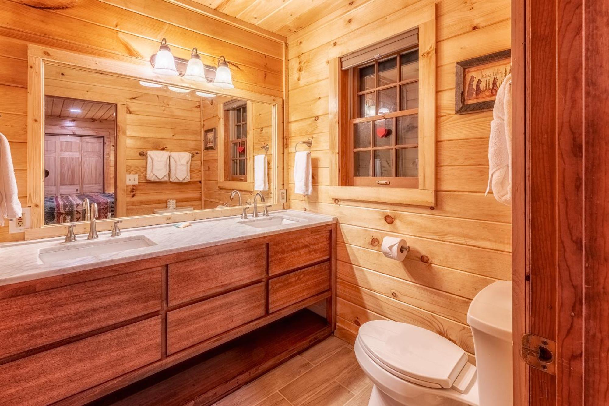 Real Log Cabin With Amazing Views, Hot Tub, Sauna, Games ガトリンバーグ エクステリア 写真