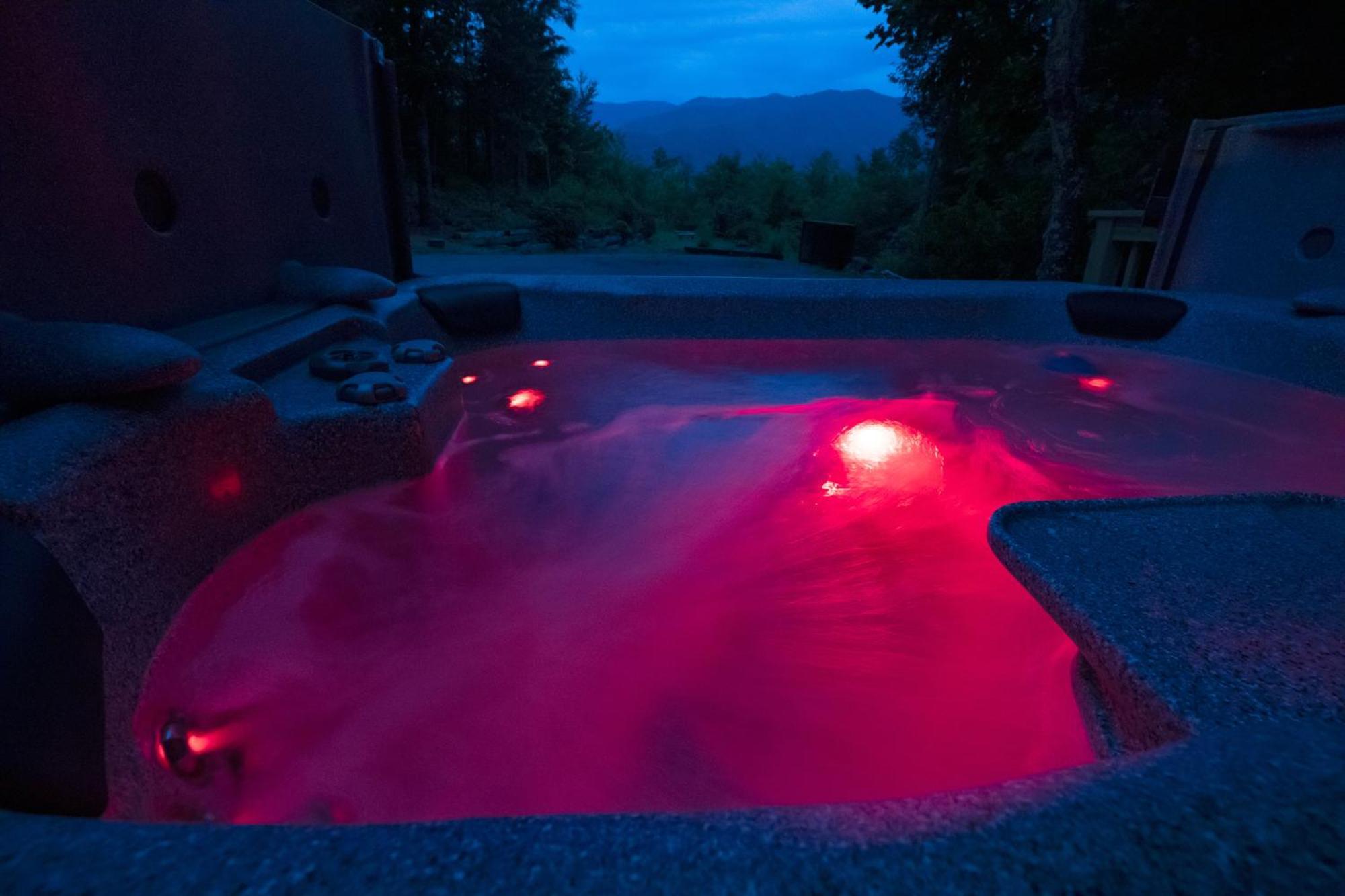 Real Log Cabin With Amazing Views, Hot Tub, Sauna, Games ガトリンバーグ エクステリア 写真
