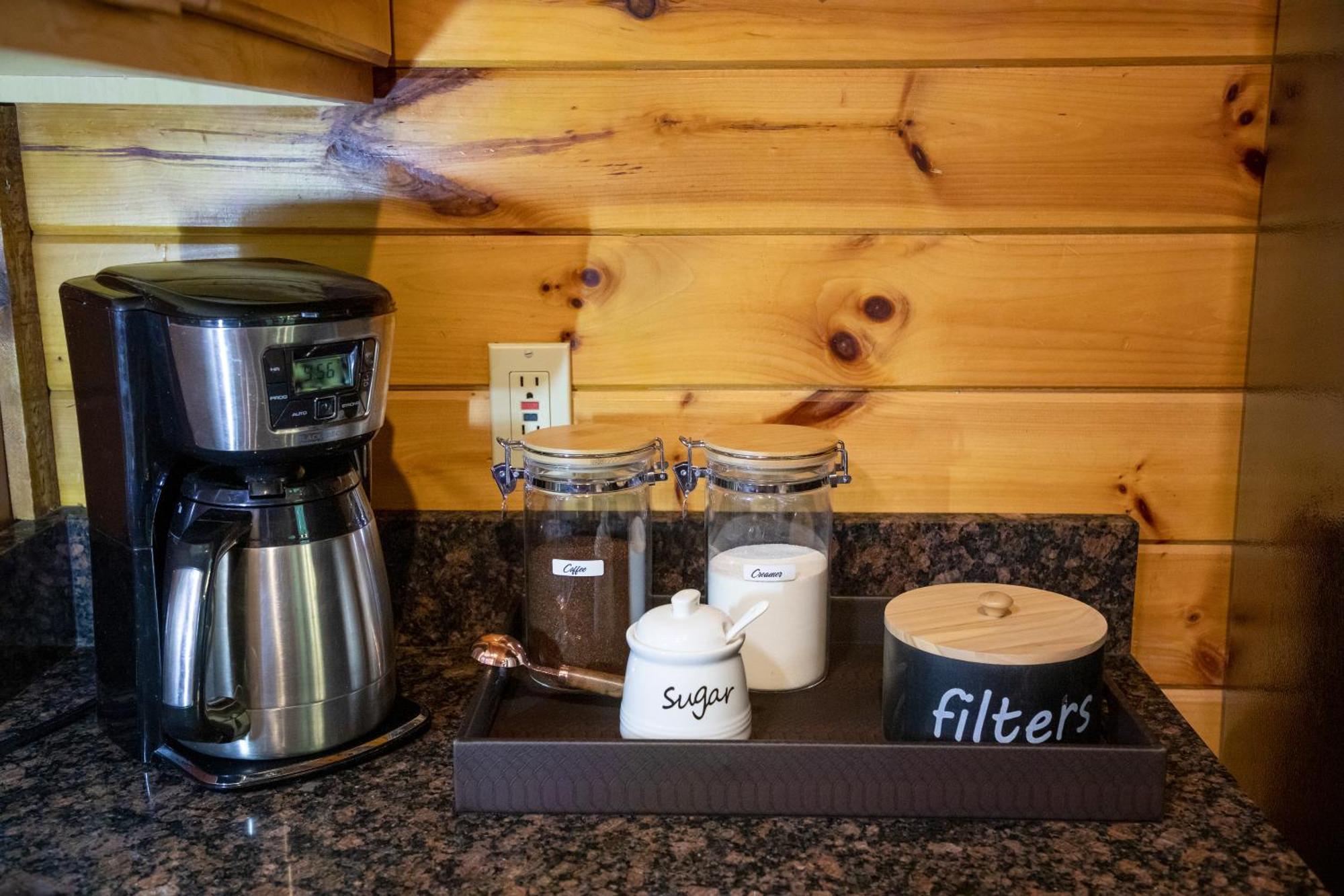 Real Log Cabin With Amazing Views, Hot Tub, Sauna, Games ガトリンバーグ エクステリア 写真