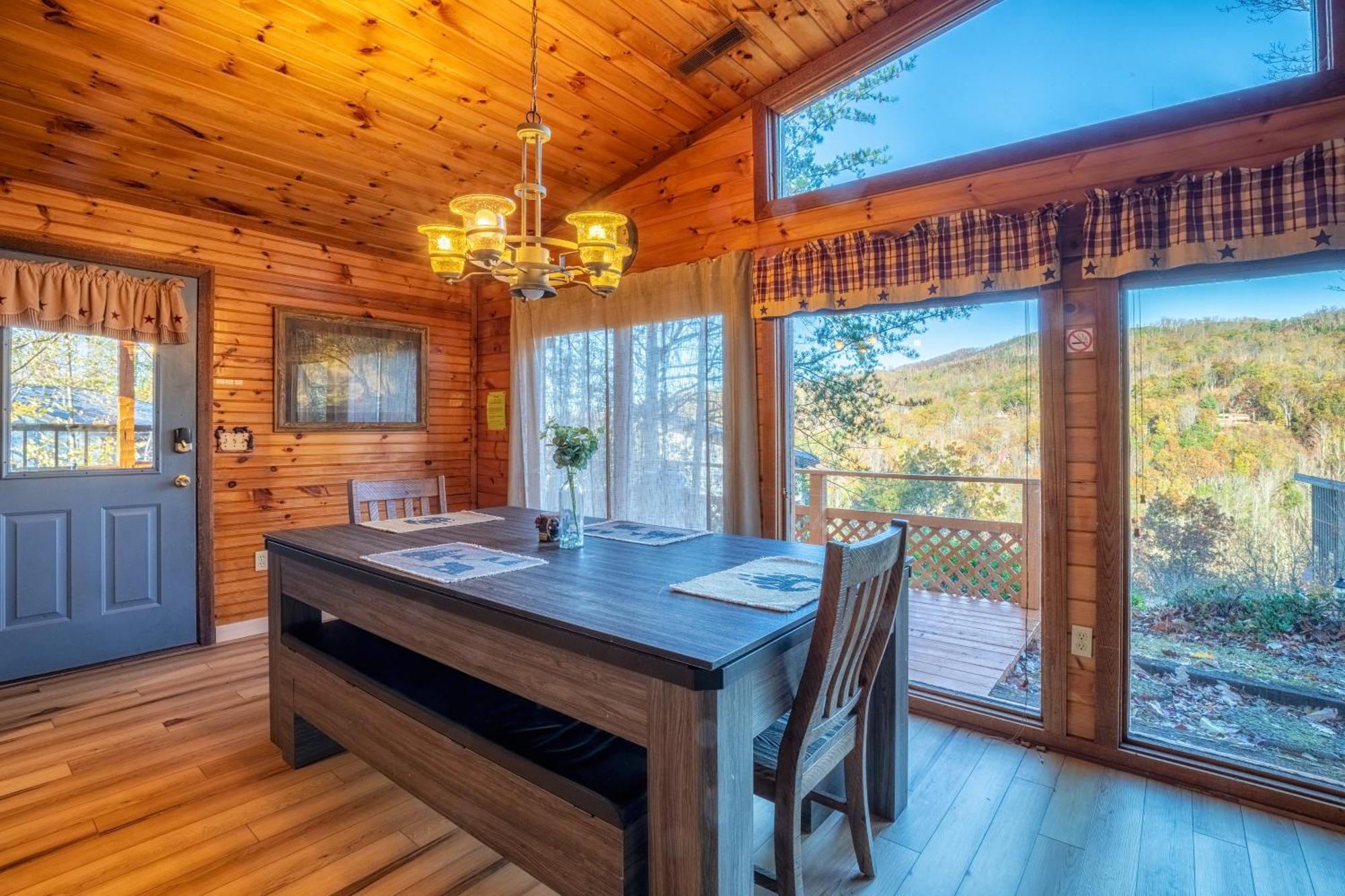 Real Log Cabin With Amazing Views, Hot Tub, Sauna, Games ガトリンバーグ エクステリア 写真