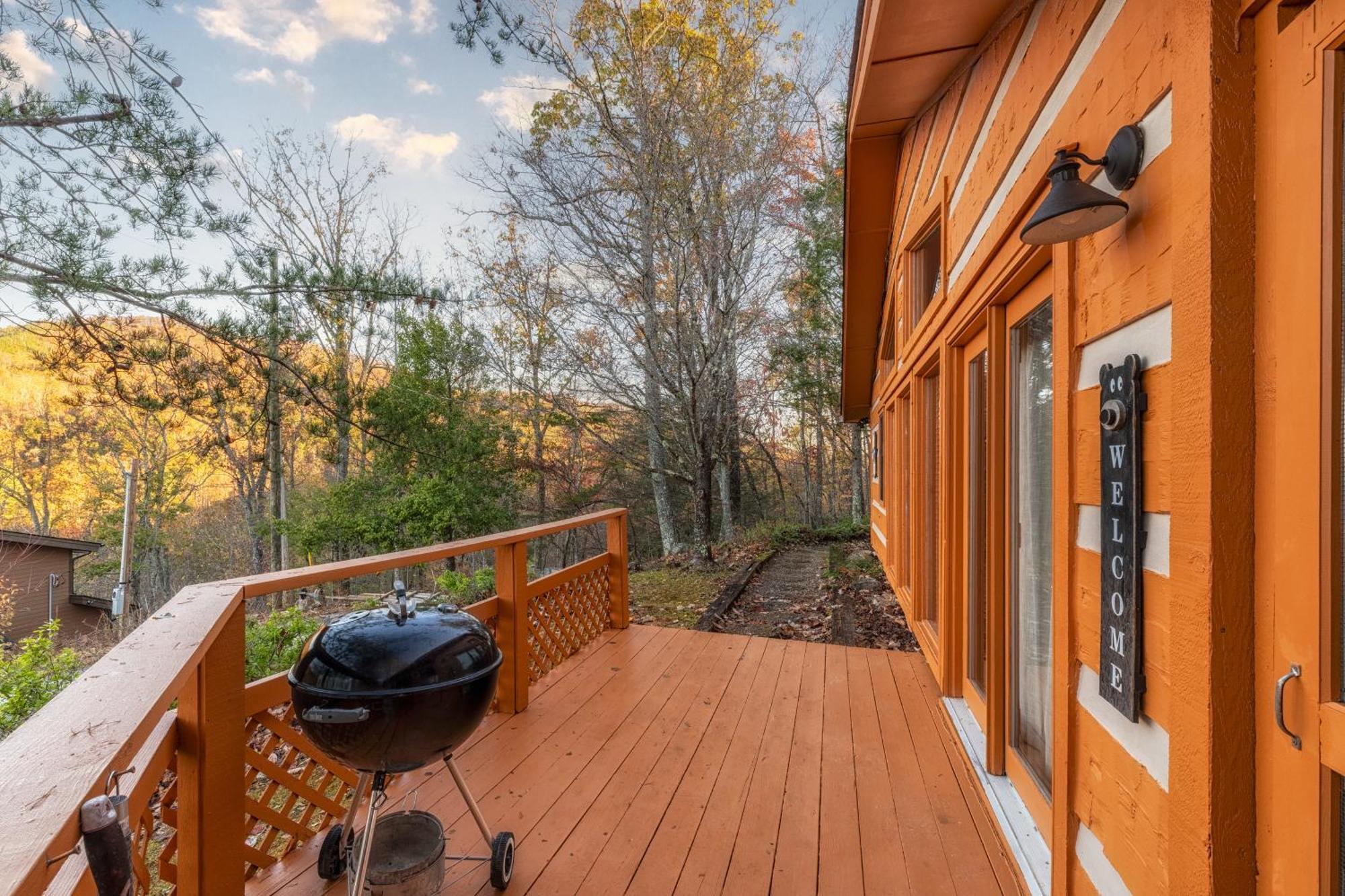 Real Log Cabin With Amazing Views, Hot Tub, Sauna, Games ガトリンバーグ エクステリア 写真